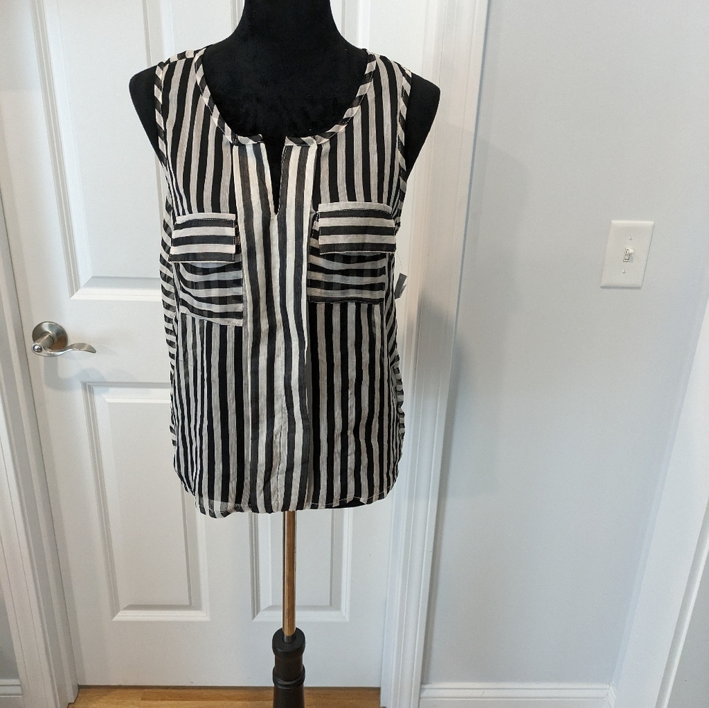 Women's Size MEDIUM New With Tag